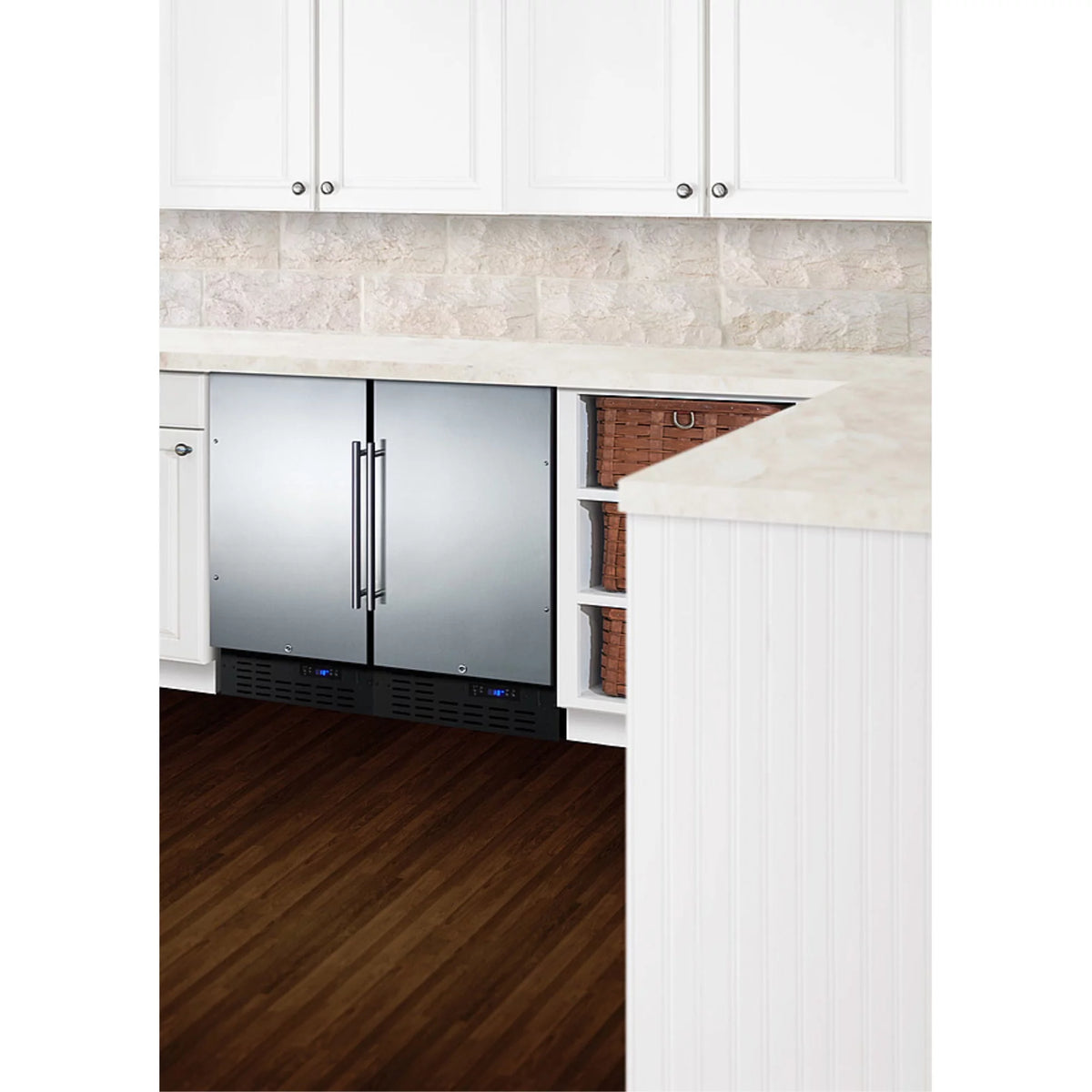 18" Undercounter Crescent Icemaker with Stainless Steel Door O40710